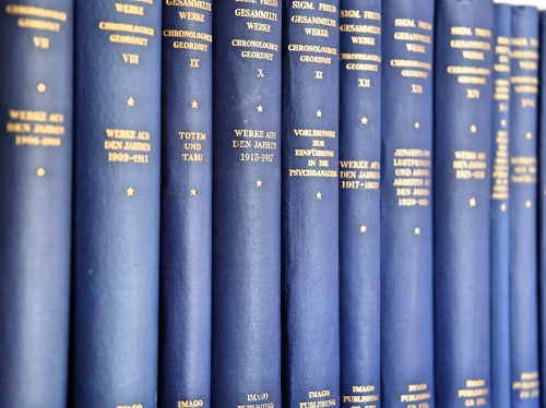 Stacks Image 1061